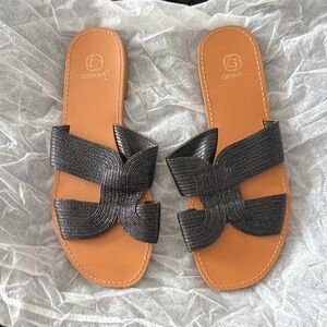 Women’s sandals. Size 36